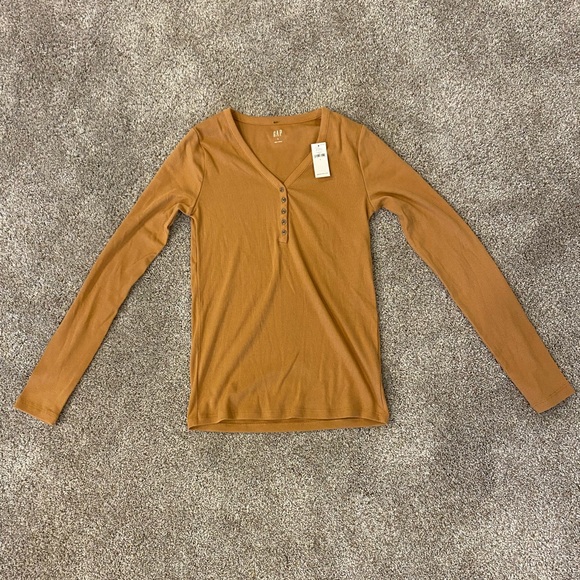 GAP Tops - Women’s Brown Gap Long Sleeve Tee